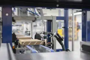 Verpakkingsproces bij Sidekix fulfilment productielijn