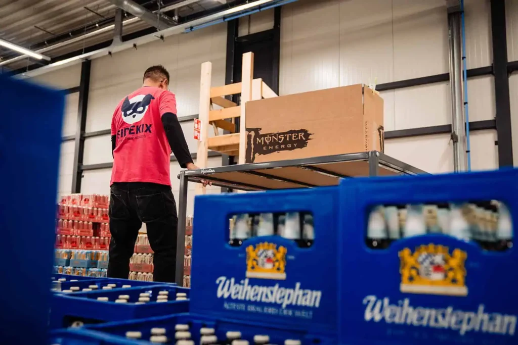 Sidekix fulfilment medewerker bezig met campagne-uitvoering