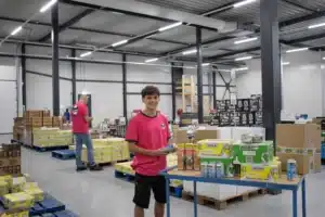 Sidekix fulfilment medewerker bezig met campagne-uitvoering