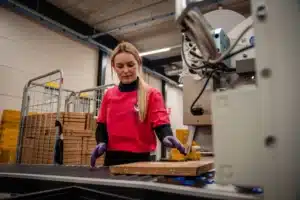 Sidekix fulfilment medewerker bezig met campagne-uitvoering